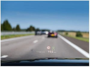 Beispiel für ein Head Up Display in einem Personenkraftwagen unter Nutzung von Augmented Reality Technologie